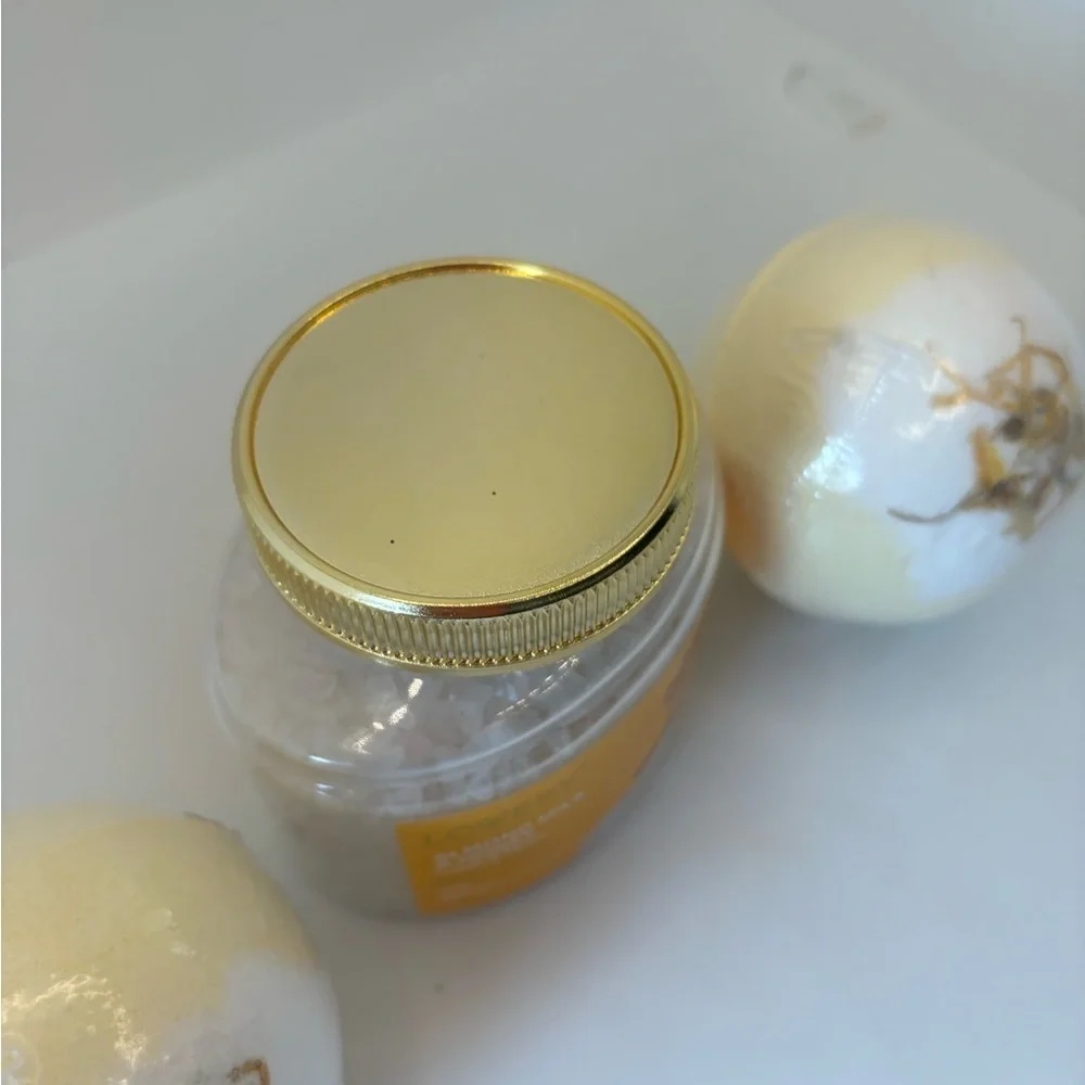 Love Almond Milk & Honey Bath Salt with bombs